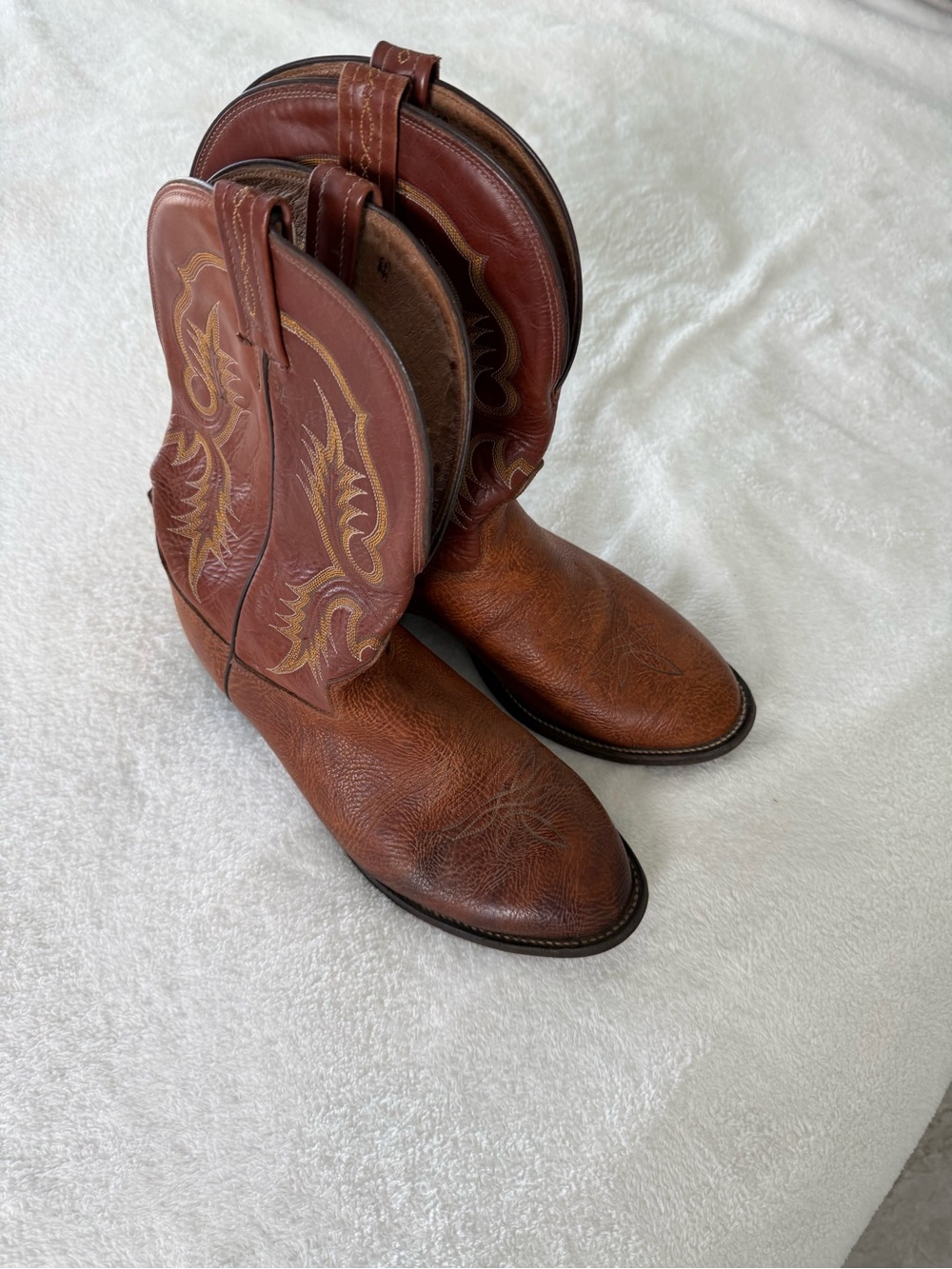 Tony Lama Brown Leather Western Cowboy Boots with Gold Stitching